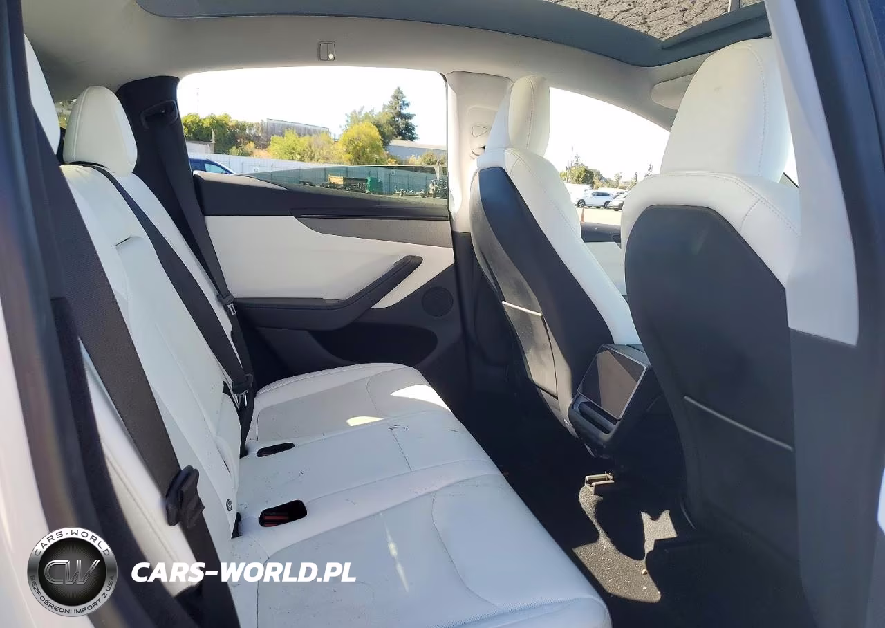 2026 Tesla Model Y VIN:7SAYGDED0TF538465 - 10