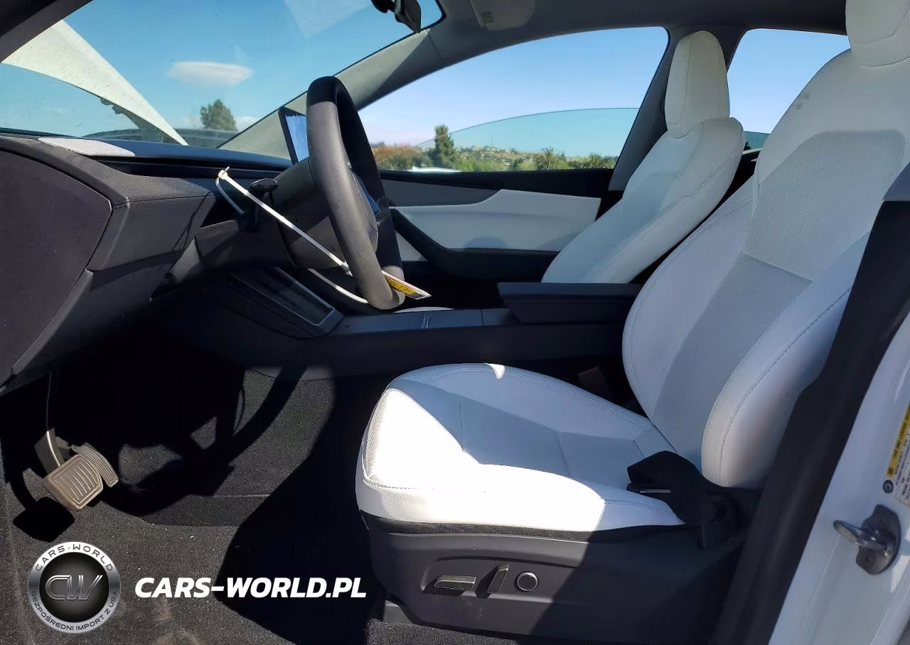 2026 Tesla Model Y VIN:7SAYGDED0TF538465 - 7
