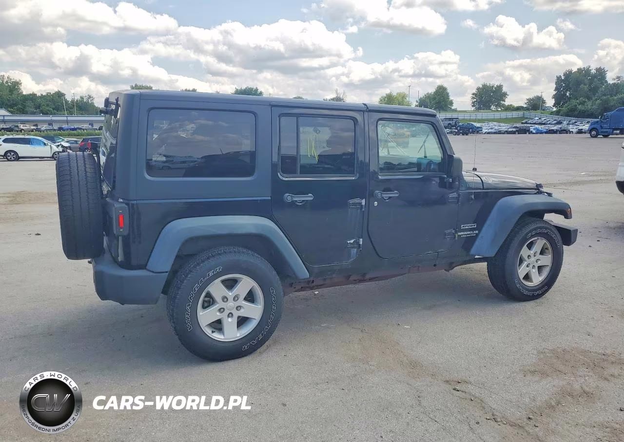 2012 Jeep Wrangler Unlimited Sport VIN:1C4BJWDG0CL198937 - 3