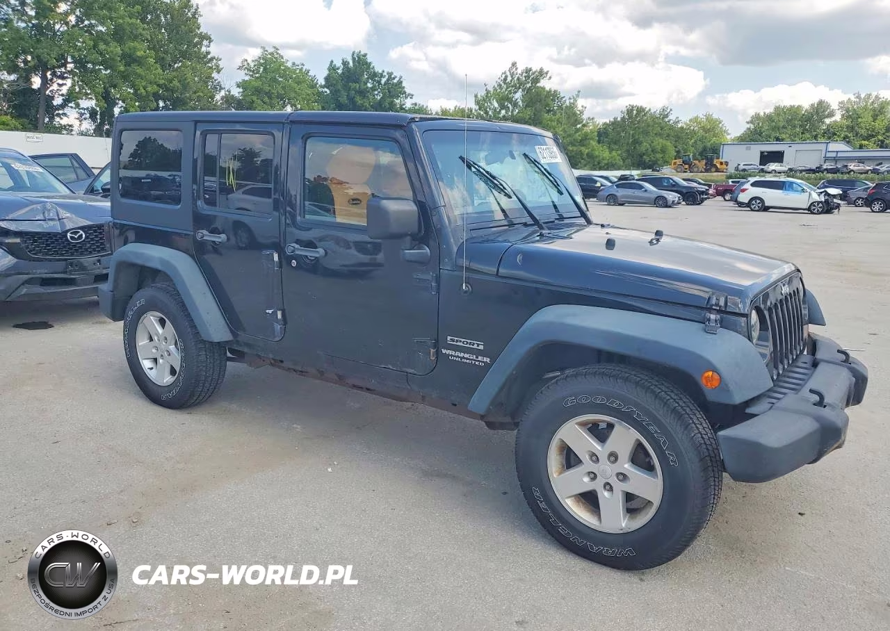 2012 Jeep Wrangler Unlimited Sport VIN:1C4BJWDG0CL198937 - 4