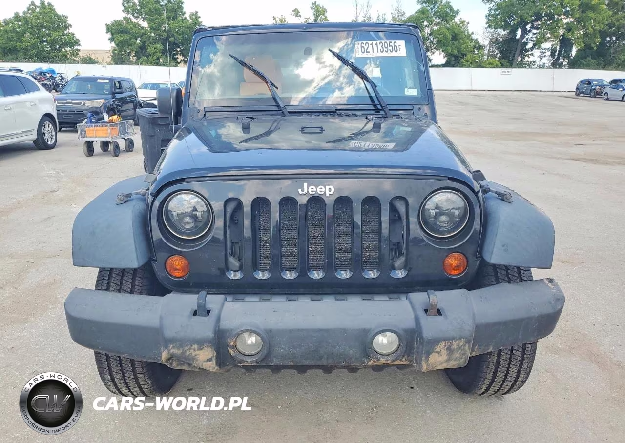 2012 Jeep Wrangler Unlimited Sport VIN:1C4BJWDG0CL198937 - 5