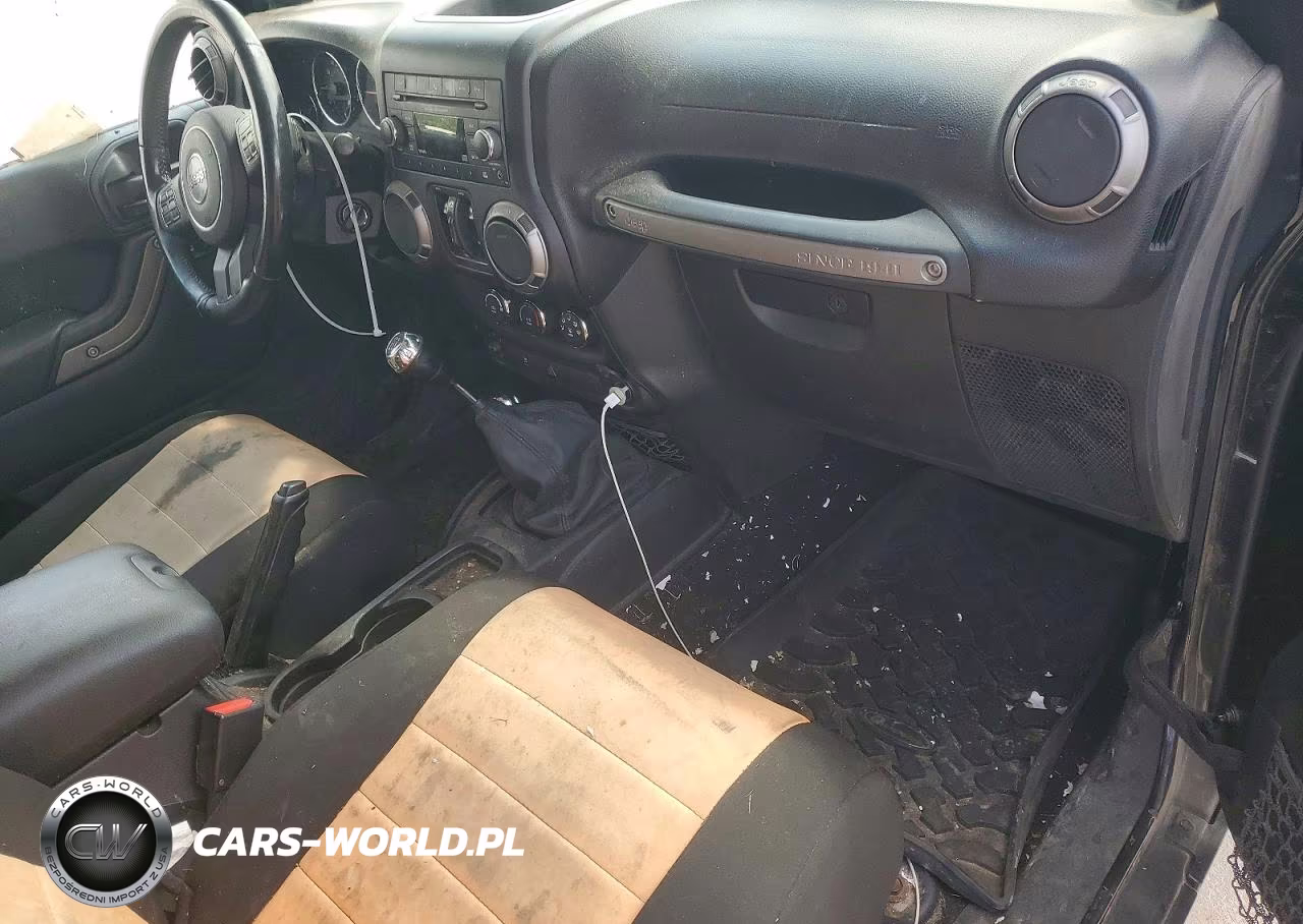2012 Jeep Wrangler Unlimited Sport VIN:1C4BJWDG0CL198937 - 8
