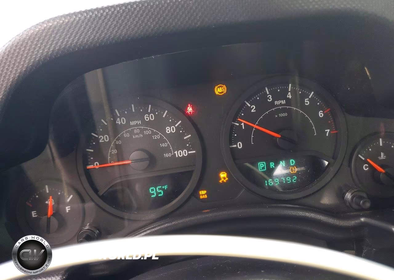 2008 Jeep Wrangler X VIN:1J4FA24178L654925 - 9