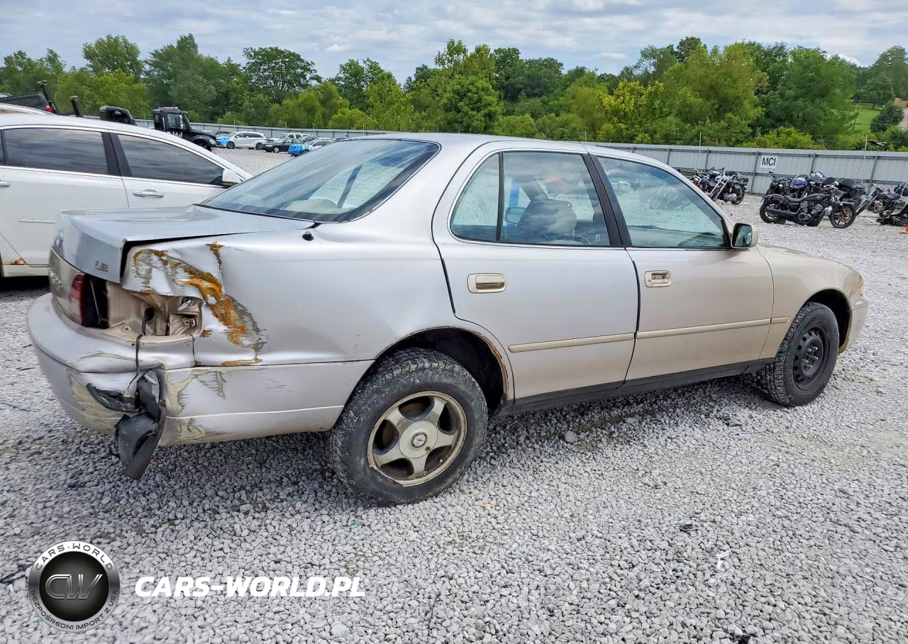 1996 Toyota Camry Le VIN:4T1BG12K4TU686433 - 3