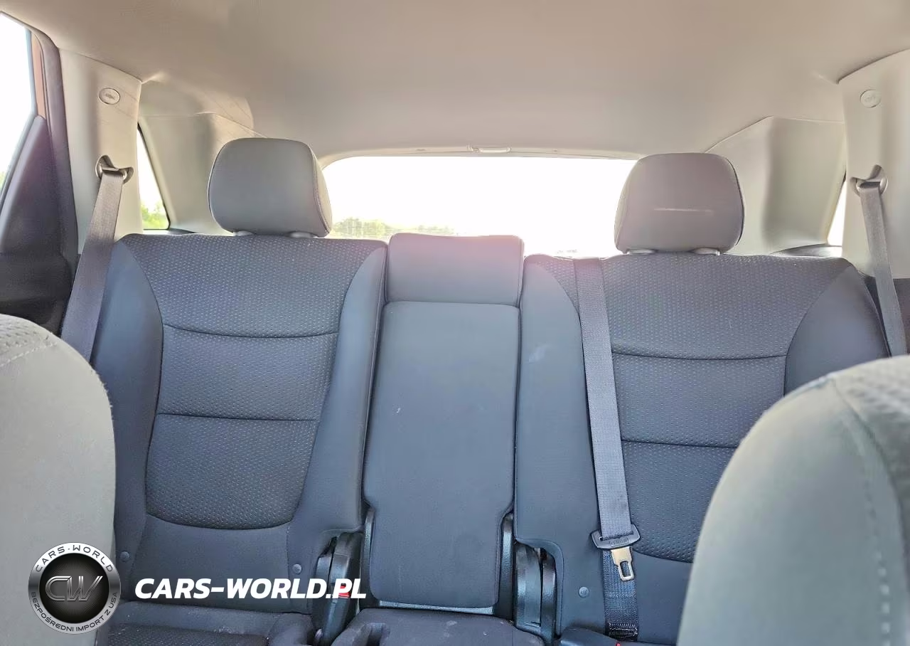 2011 Kia Sorento Lx VIN:5XYKTCA17BG089975 - 10
