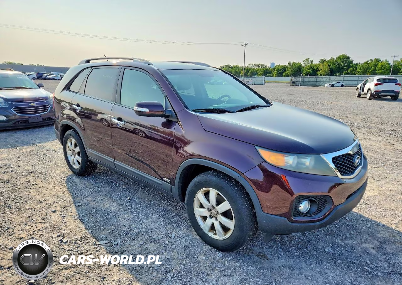 2011 Kia Sorento Lx VIN:5XYKTCA17BG089975 - 4