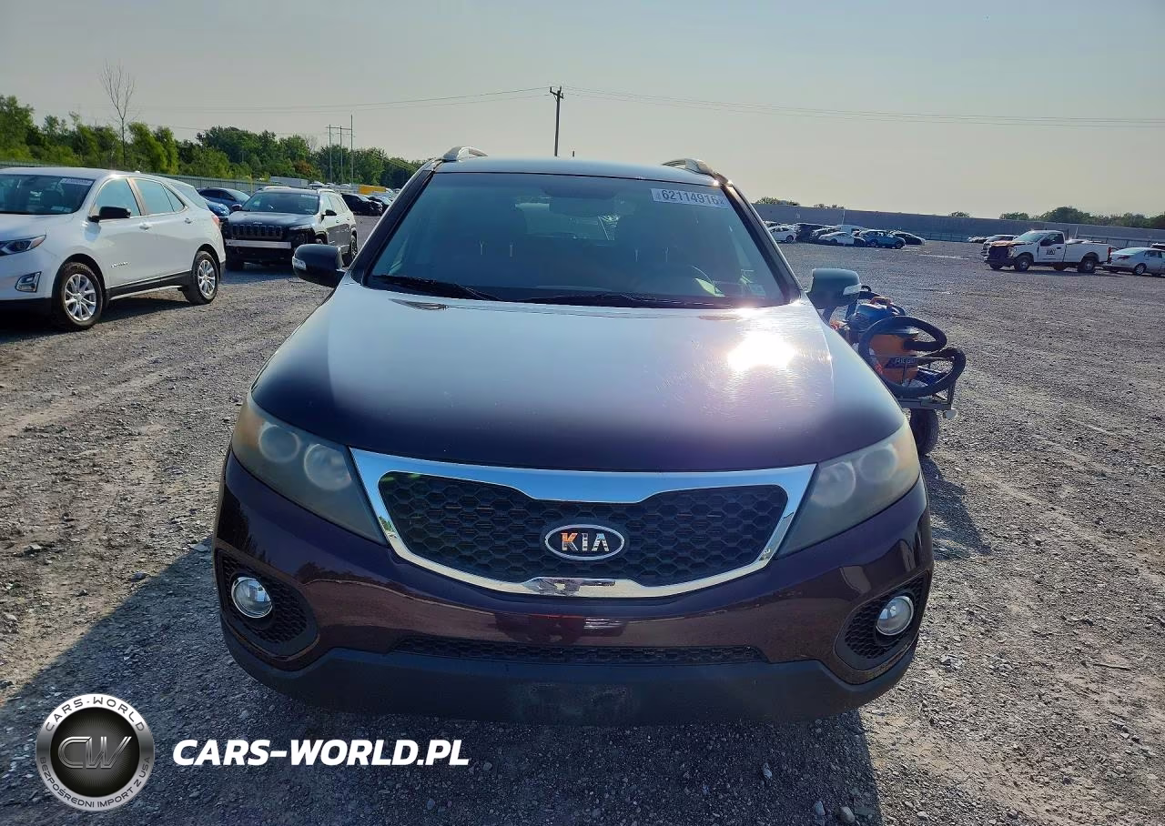 2011 Kia Sorento Lx VIN:5XYKTCA17BG089975 - 5