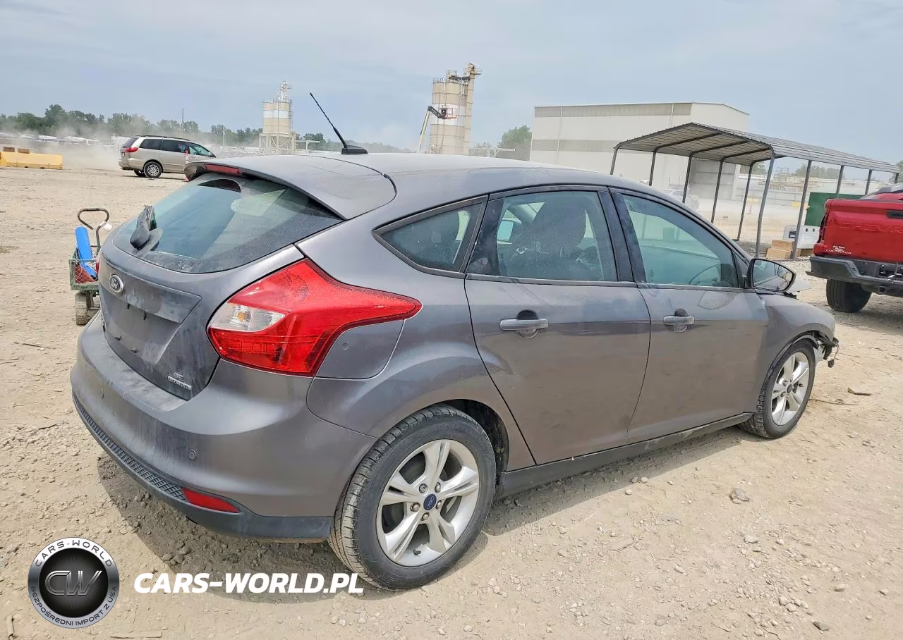 2014 Ford Focus Se VIN:1FADP3K2XEL362877 - 3