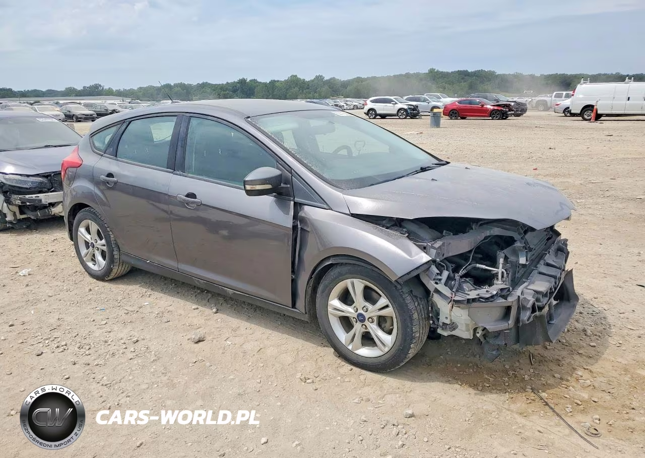 2014 Ford Focus Se VIN:1FADP3K2XEL362877 - 4