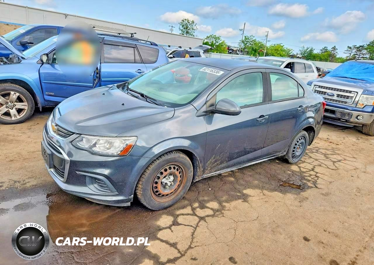 2017 Chevrolet Sonic Ls – zdjęcie 1 z 12