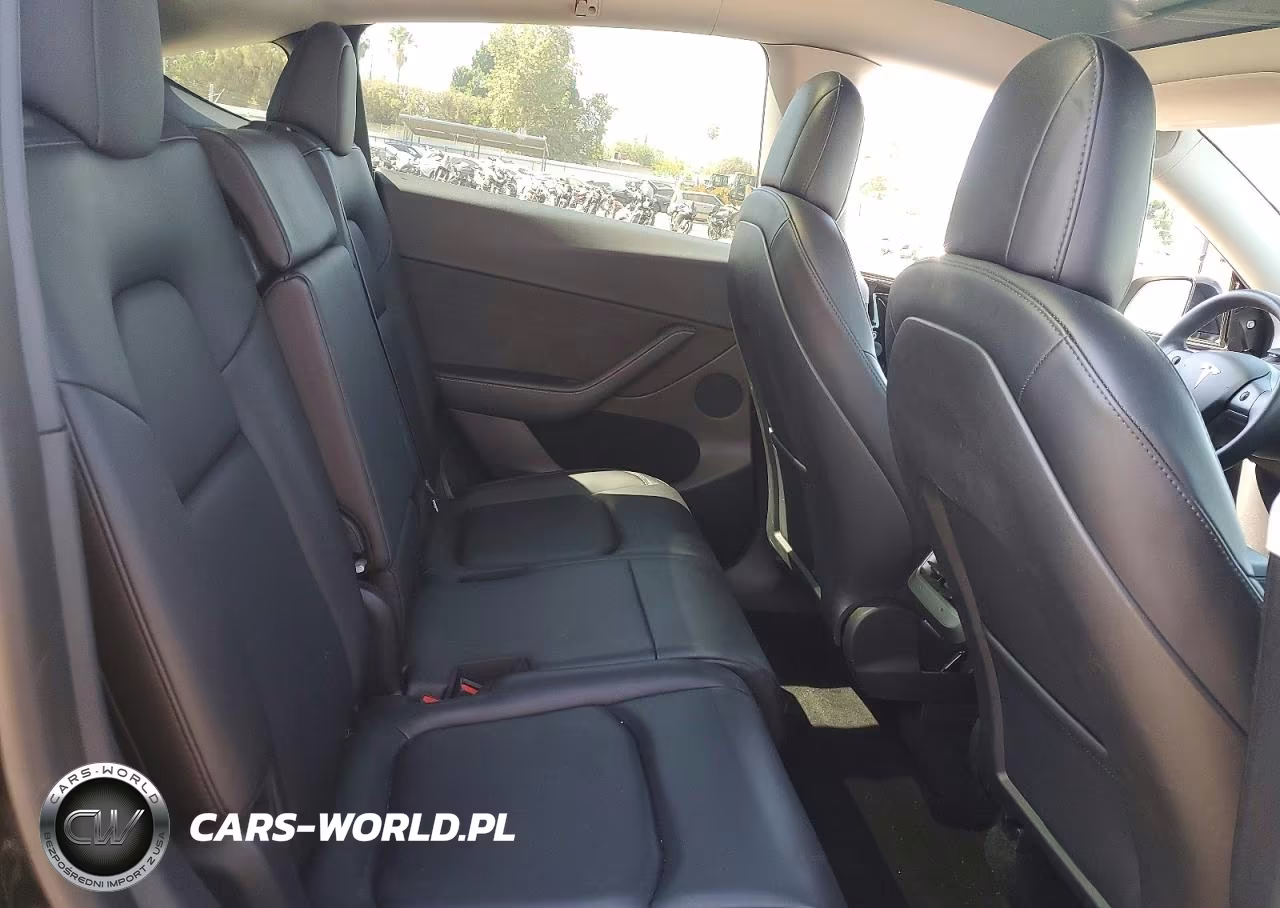 2023 Tesla Model Y VIN:7SAYGAEE0PF634853 - 10