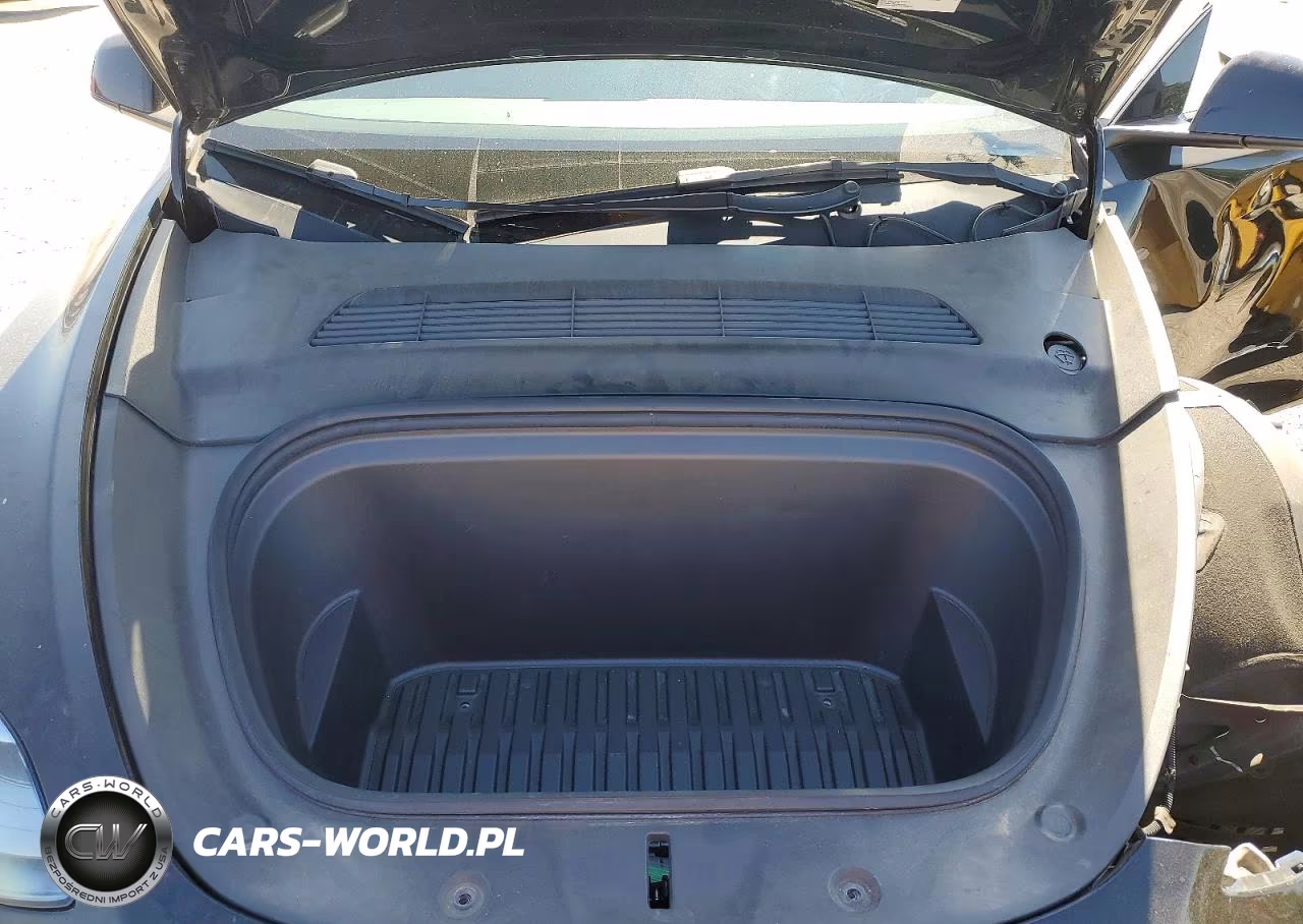 2023 Tesla Model Y VIN:7SAYGAEE0PF634853 - 11