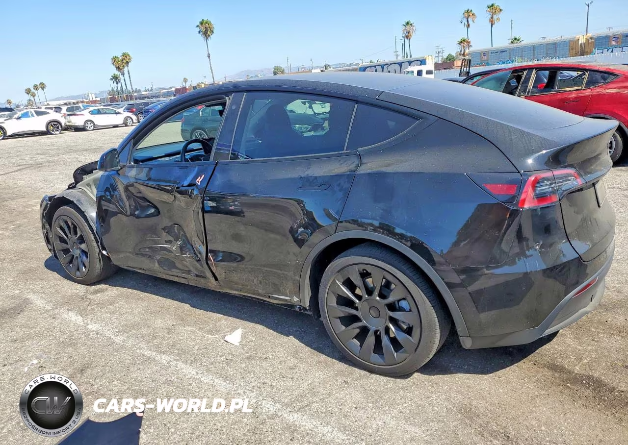 2023 Tesla Model Y VIN:7SAYGAEE0PF634853 - 2