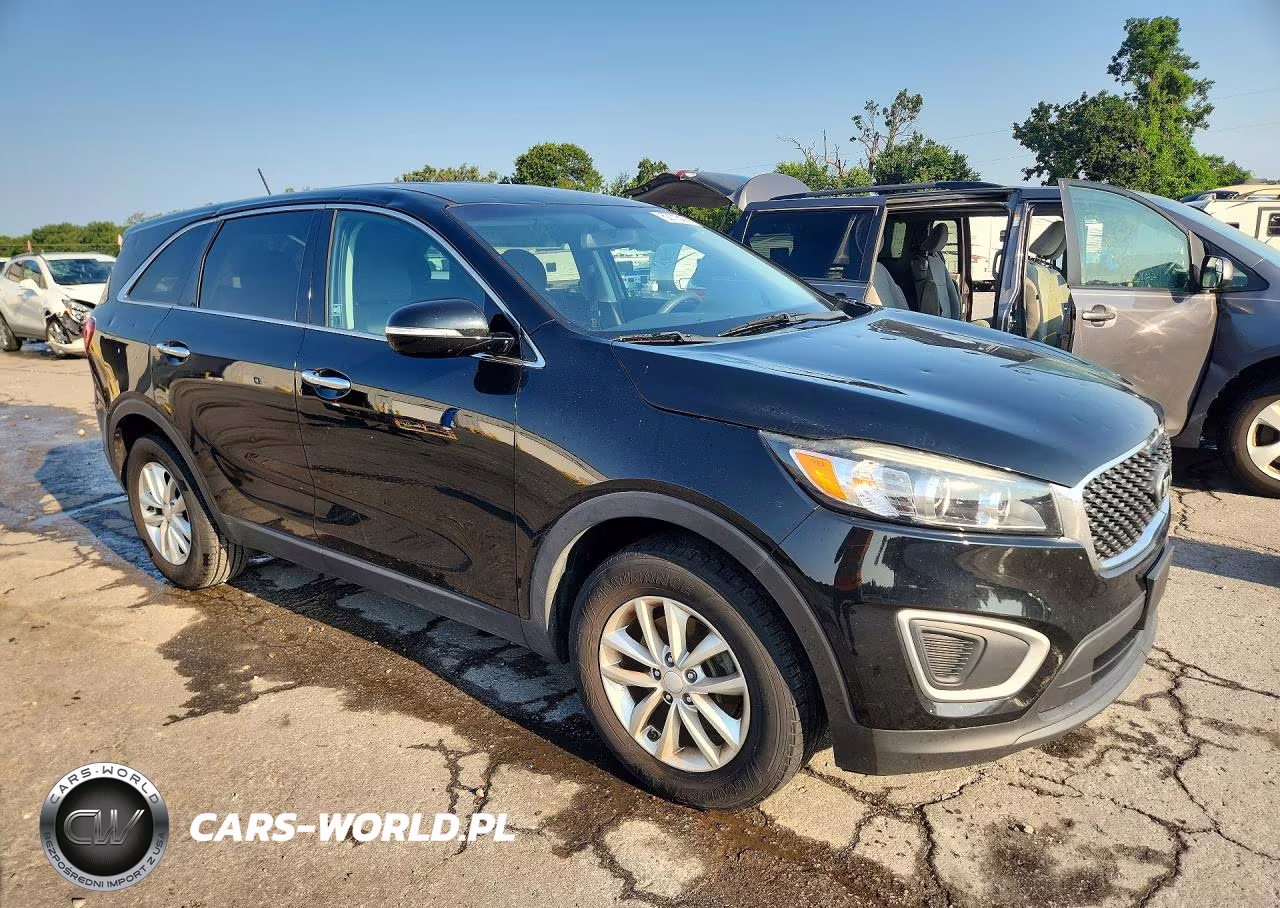 2018 Kia Sorento L VIN:5XYPG4A30JG366689 - 4