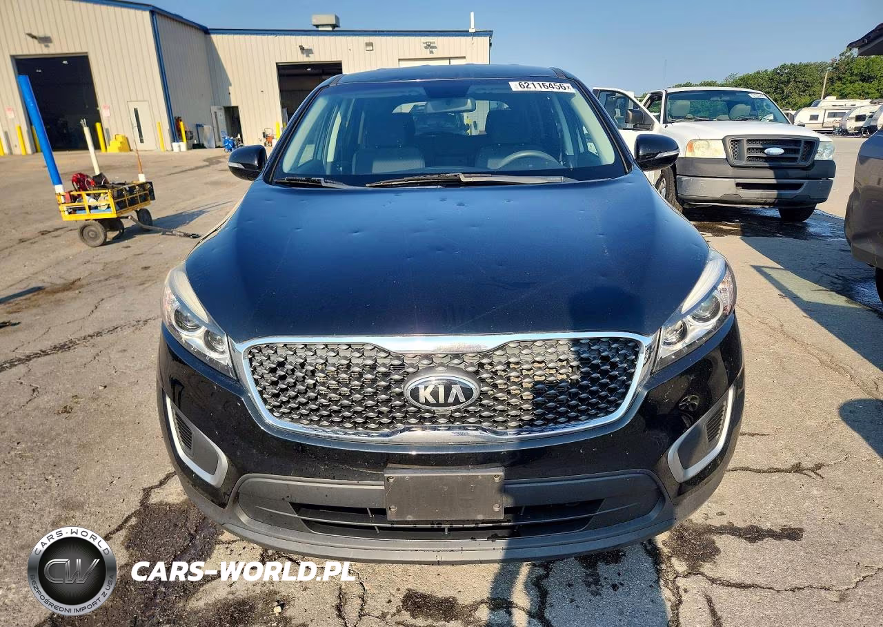 2018 Kia Sorento L VIN:5XYPG4A30JG366689 - 5