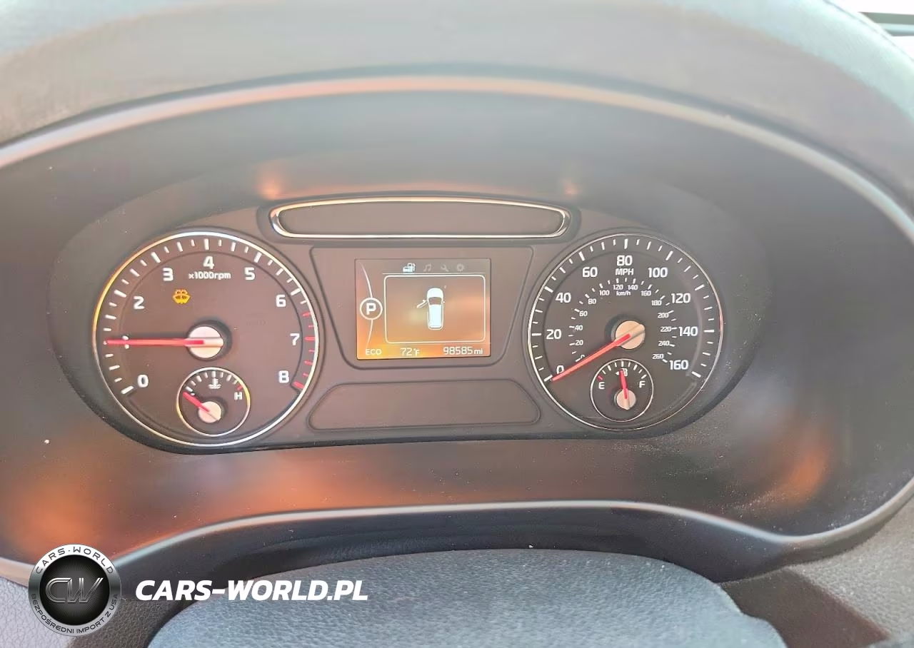 2018 Kia Sorento L VIN:5XYPG4A30JG366689 - 9