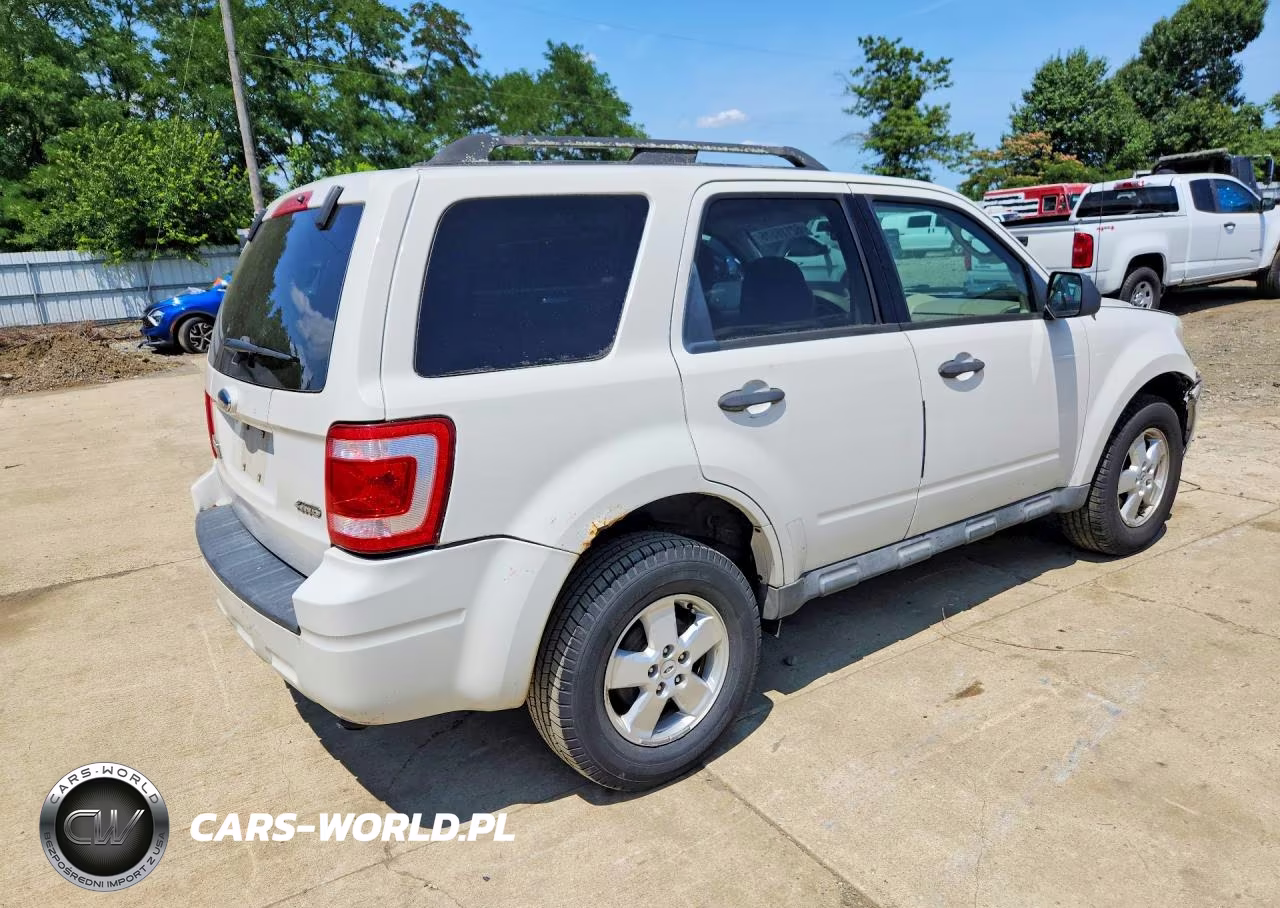 2009 Ford Escape Xlt VIN:1FMCU93G59KC56808 - 3