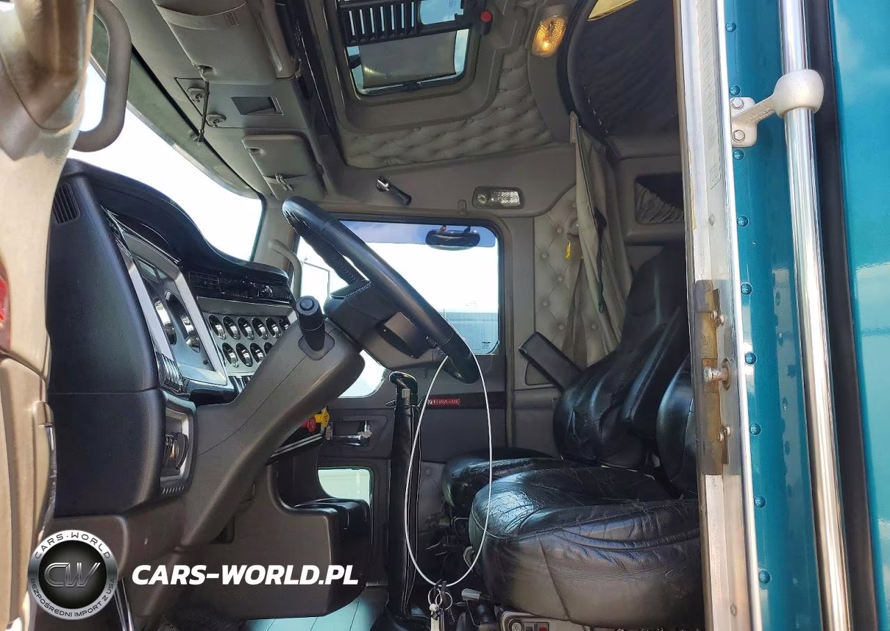 2012 Kenworth W900 Semi Truck VIN:1XKWD40XXCJ323655 - 7