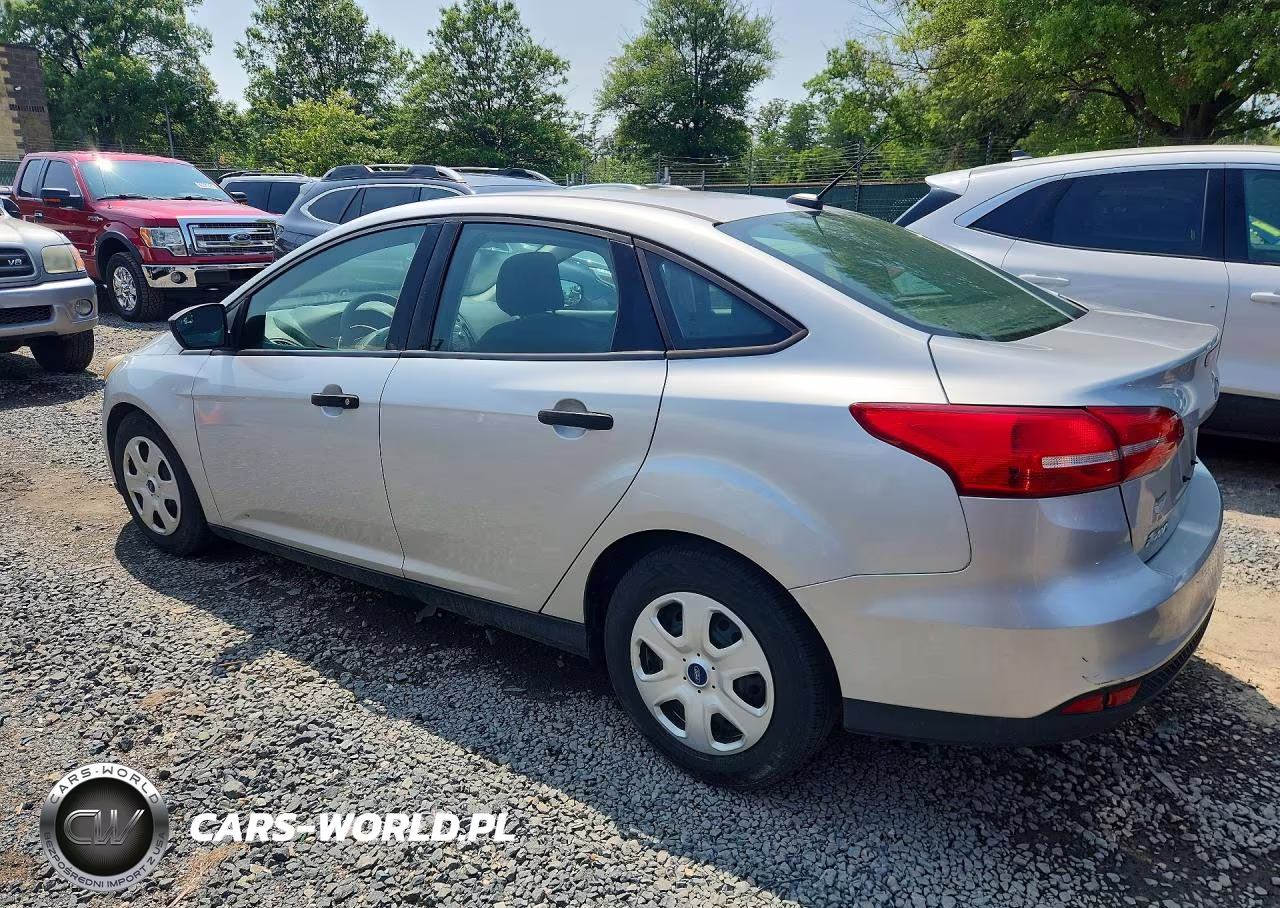 2017 Ford Focus S VIN:1FADP3E22HL338959 - 2