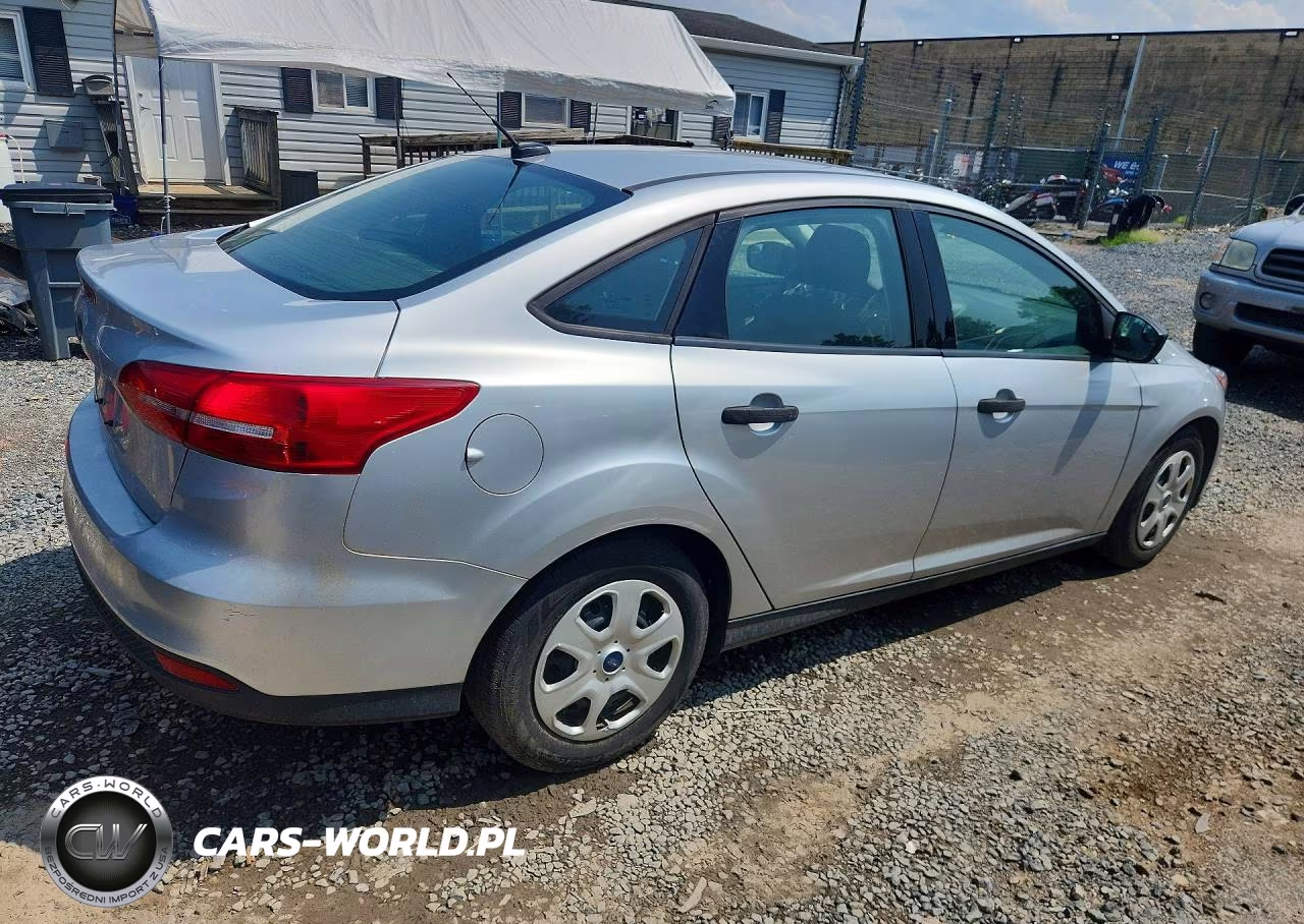 2017 Ford Focus S VIN:1FADP3E22HL338959 - 3