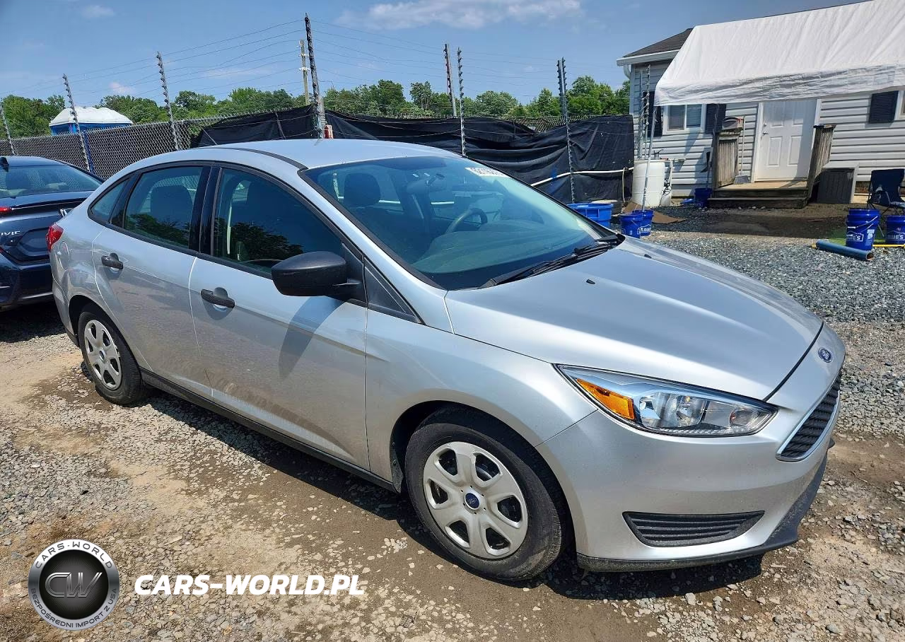 2017 Ford Focus S VIN:1FADP3E22HL338959 - 4
