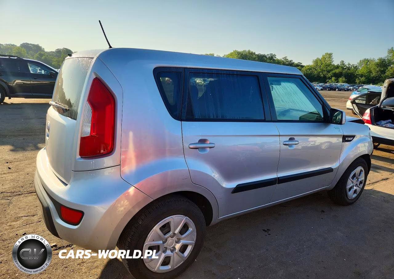 2012 Kia Soul Base VIN:KNDJT2A51C7383847 - 3