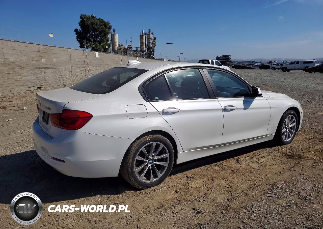 2018 BMW 320 Xi VIN:WBA8A3C5XJA487127 - 3