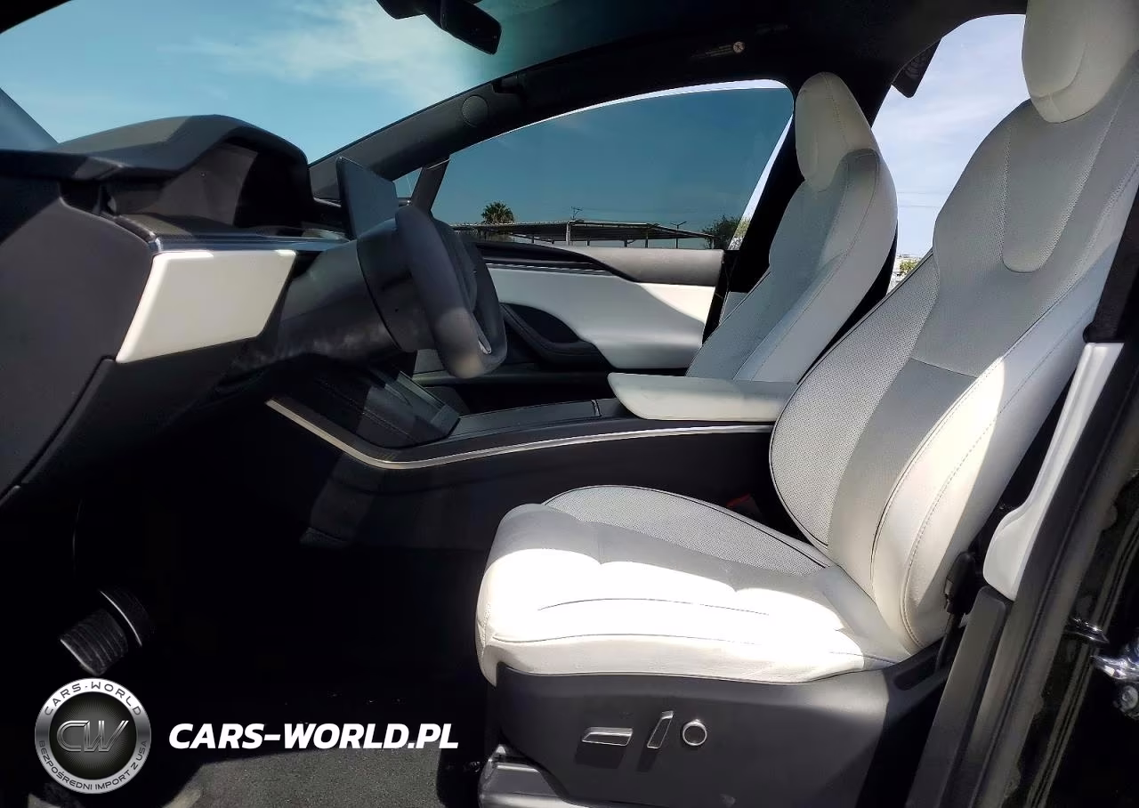 2022 Tesla Model X VIN:7SAXCBE60NF333714 - 7