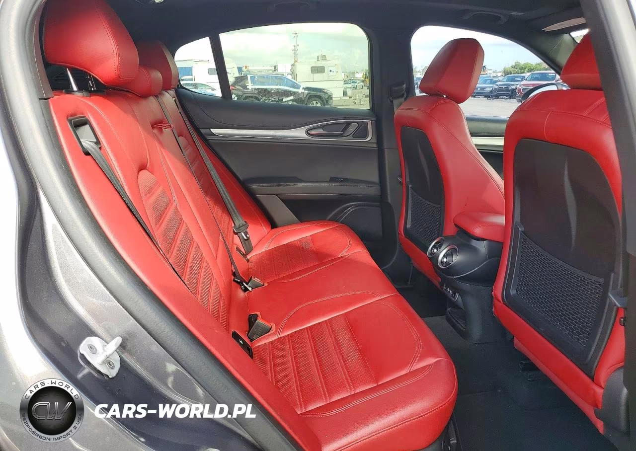 2024 Alfa Romeo Stelvio Ti VIN:ZASPAKBN9R7D75767 - 10