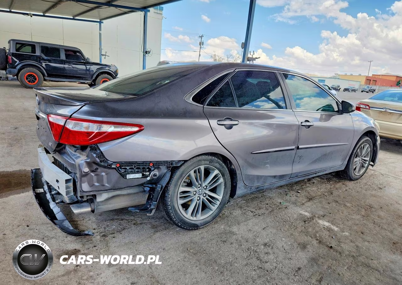 2017 Toyota Camry Se VIN:4T1BF1FK9HU315904 - 3