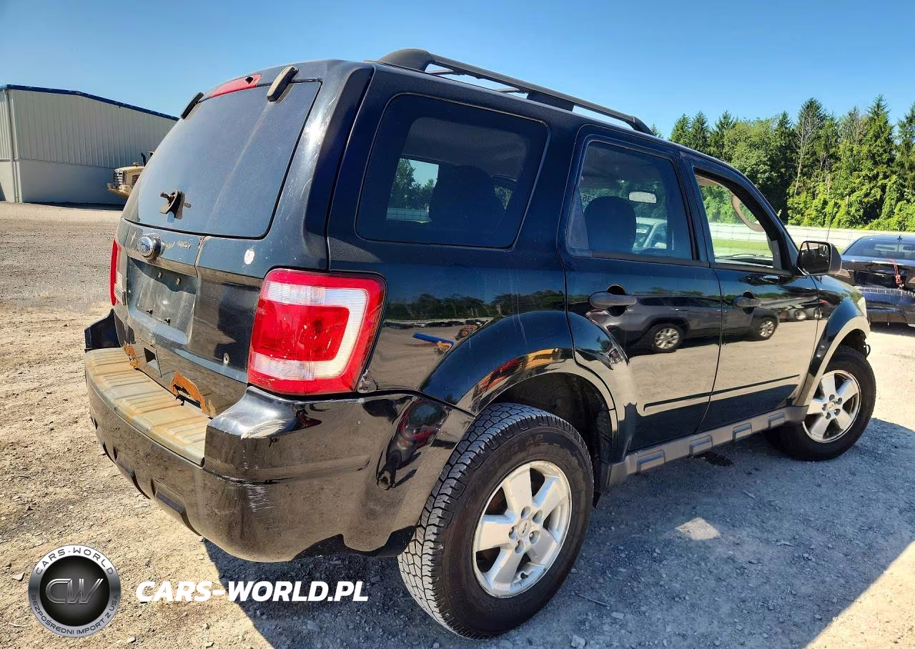 2010 Ford Escape Xls VIN:1FMCU9C71AKC52713 - 3