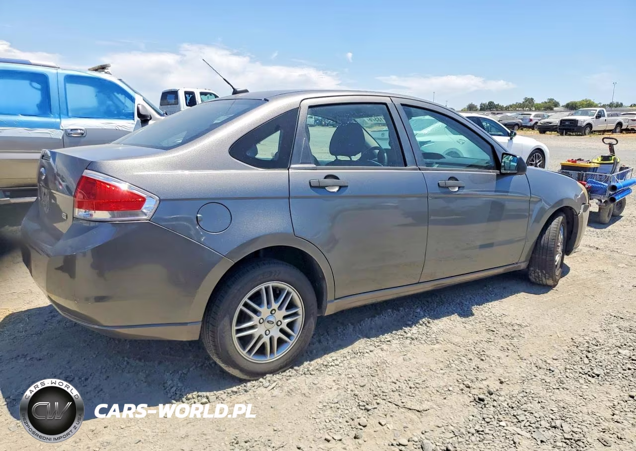 2009 Ford Focus Se VIN:1FAHP35N39W141102 - 3