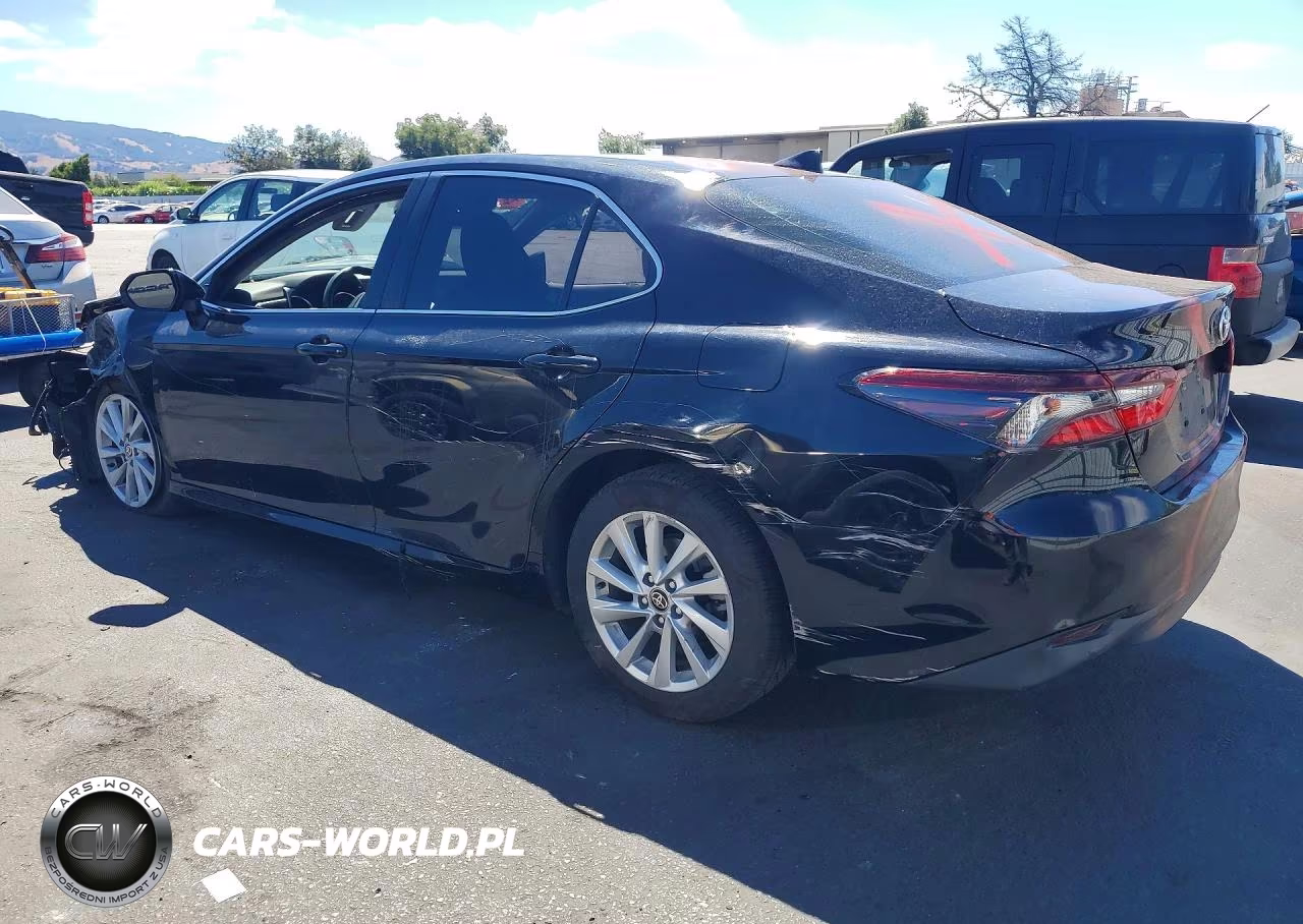 2021 Toyota Camry Le VIN:4T1C11AK2MU587831 - 2