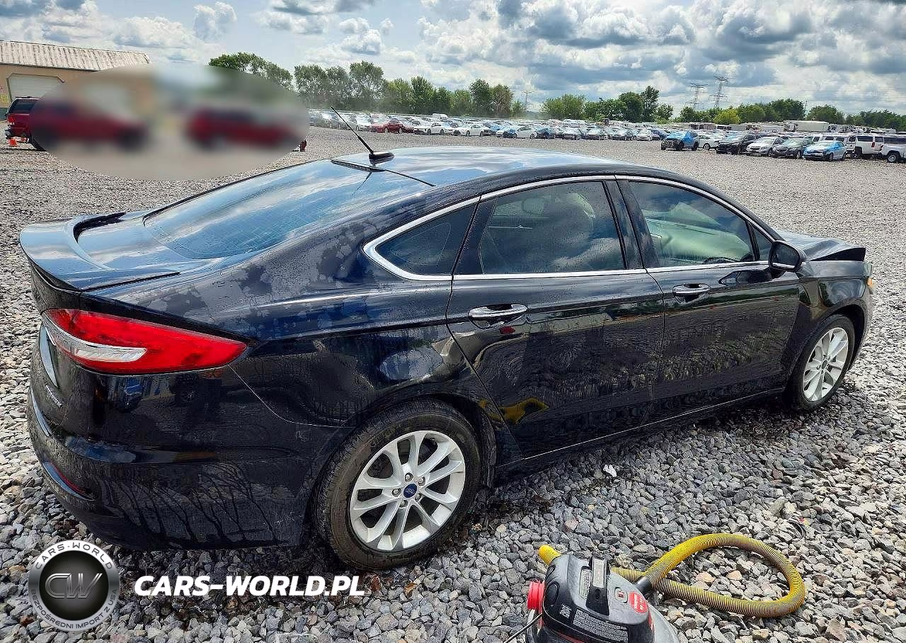 2019 Ford Fusion Titanium VIN:3FA6P0SU4KR201852 - 3