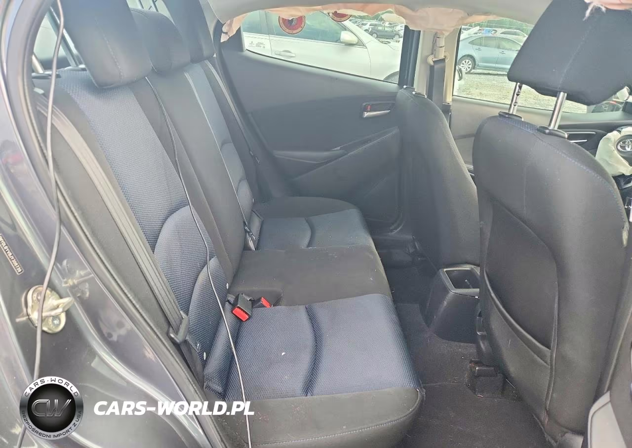 2018 Toyota Yaris Ia Base VIN:3MYDLBYV8JY308739 - 10