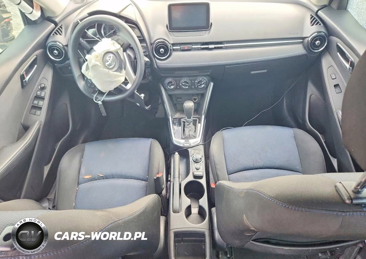 2018 Toyota Yaris Ia Base VIN:3MYDLBYV8JY308739 - 8