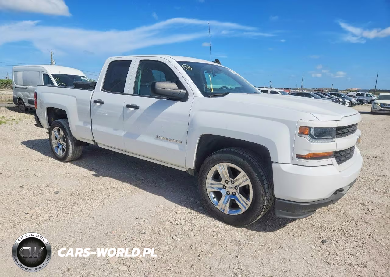 2018 Chevrolet Silverado C1500 Custom VIN:1GCRCPEH7JZ338143 - 4