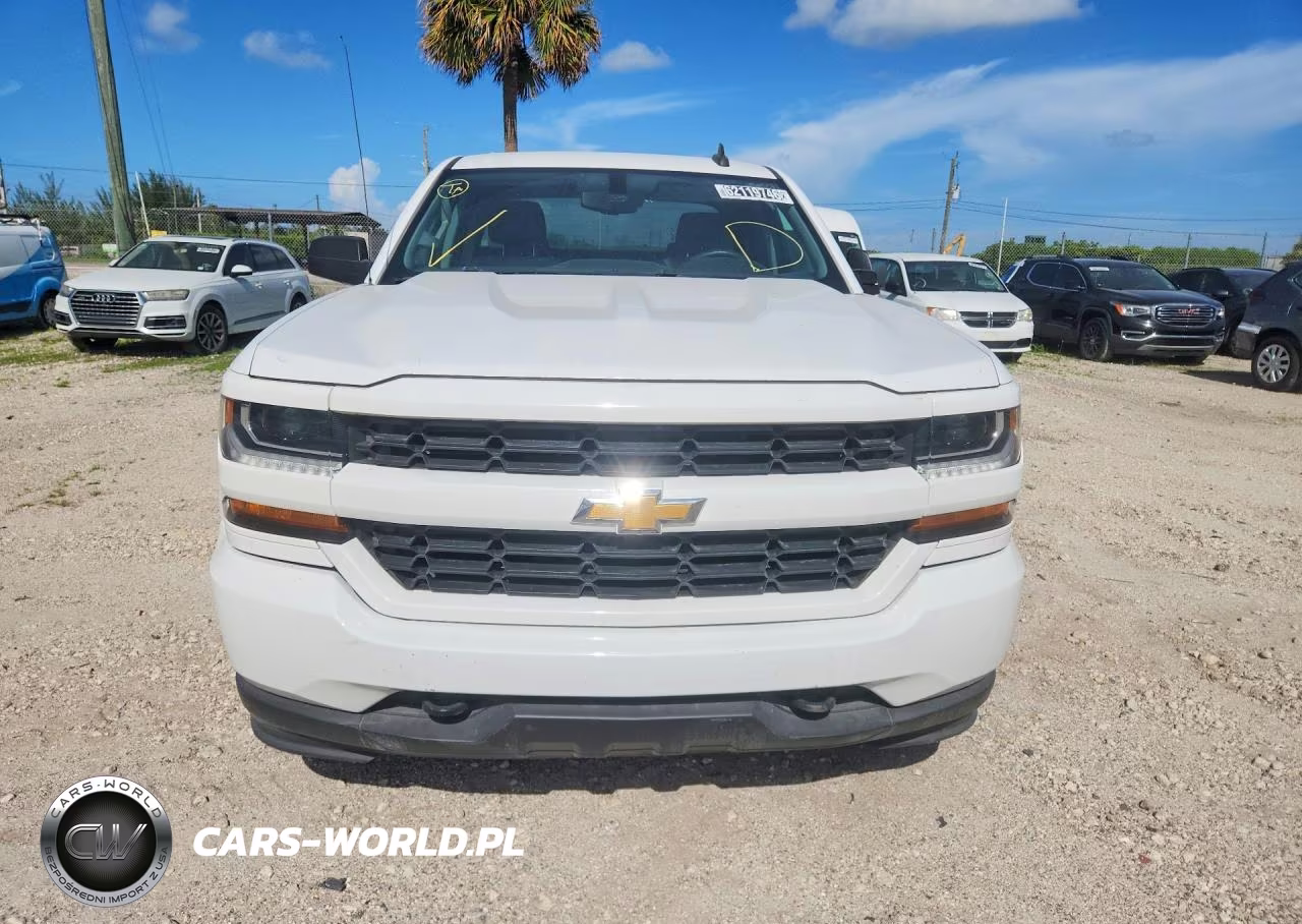 2018 Chevrolet Silverado C1500 Custom VIN:1GCRCPEH7JZ338143 - 5