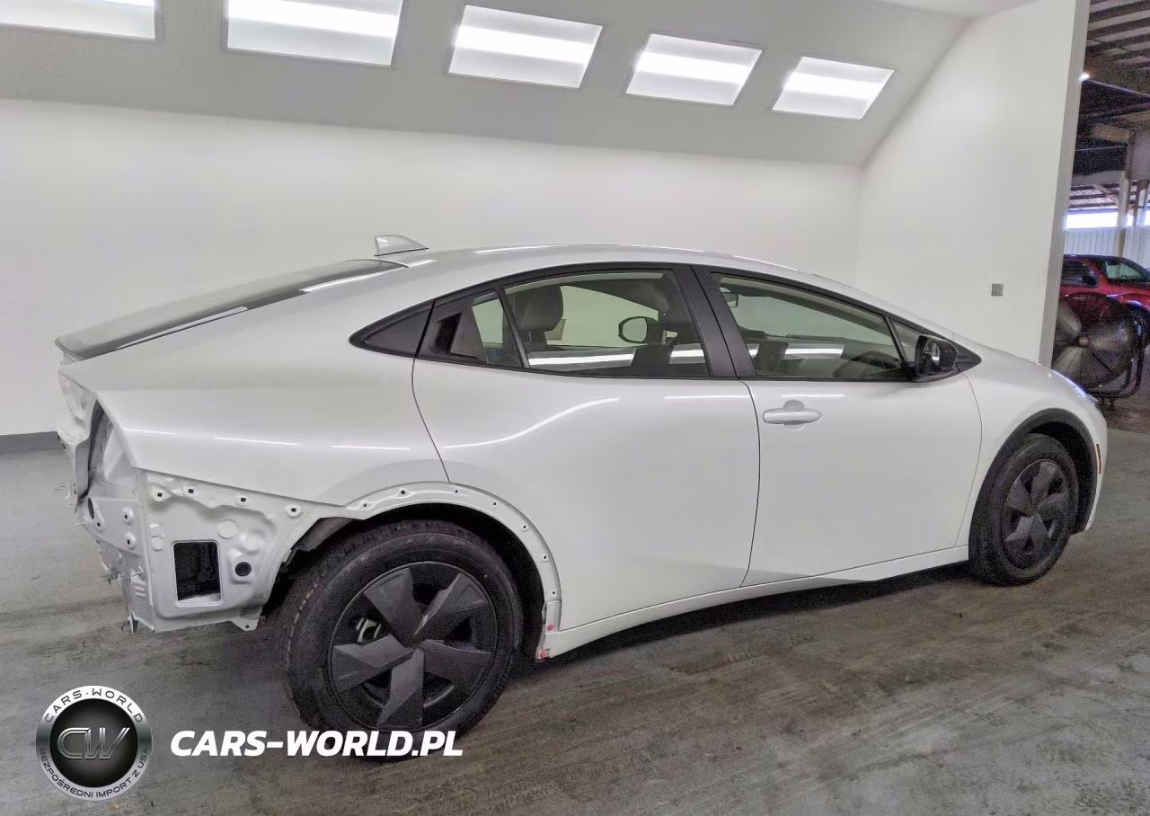 2025 Toyota Prius Le VIN:JTDACAAU9S3061299 - 3