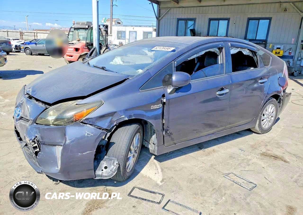 2013 Toyota Prius Plug-In Hybrid Base – zdjęcie 1 z 12