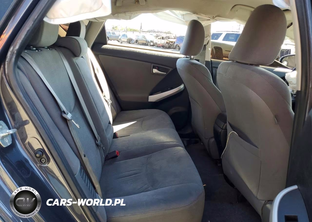 2013 Toyota Prius Plug-In Hybrid Base VIN:JTDKN3DP5D3032353 - 10