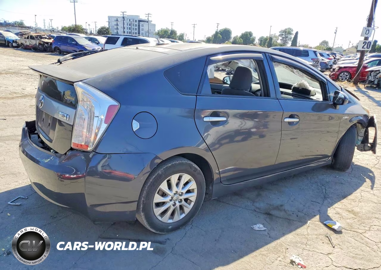 2013 Toyota Prius Plug-In Hybrid Base VIN:JTDKN3DP5D3032353 - 3