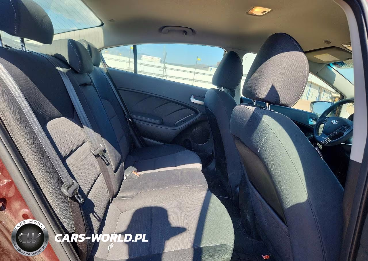 2018 Kia Forte Lx VIN:3KPFL4A71JE259268 - 10