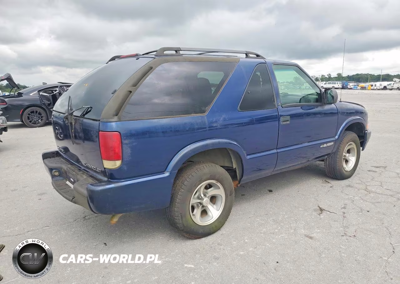 2002 Chevrolet Blazer VIN:1GNCS18W82K143184 - 3