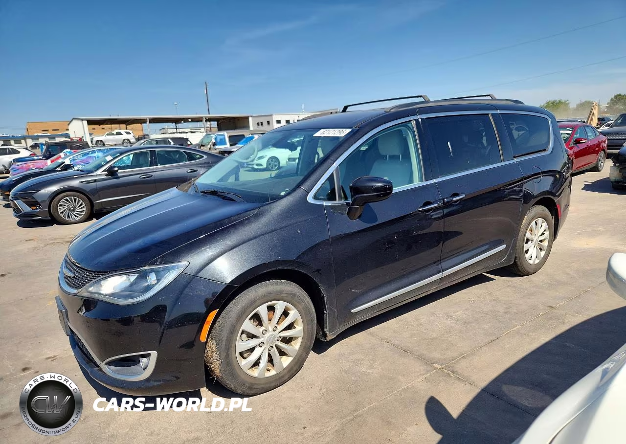 2017 Chrysler Pacifica Touring L – zdjęcie 1 z 13
