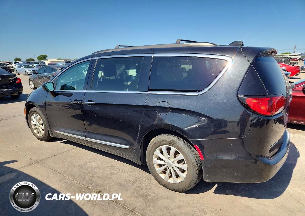 2017 Chrysler Pacifica Touring L VIN:2C4RC1BG1HR794376 - 2