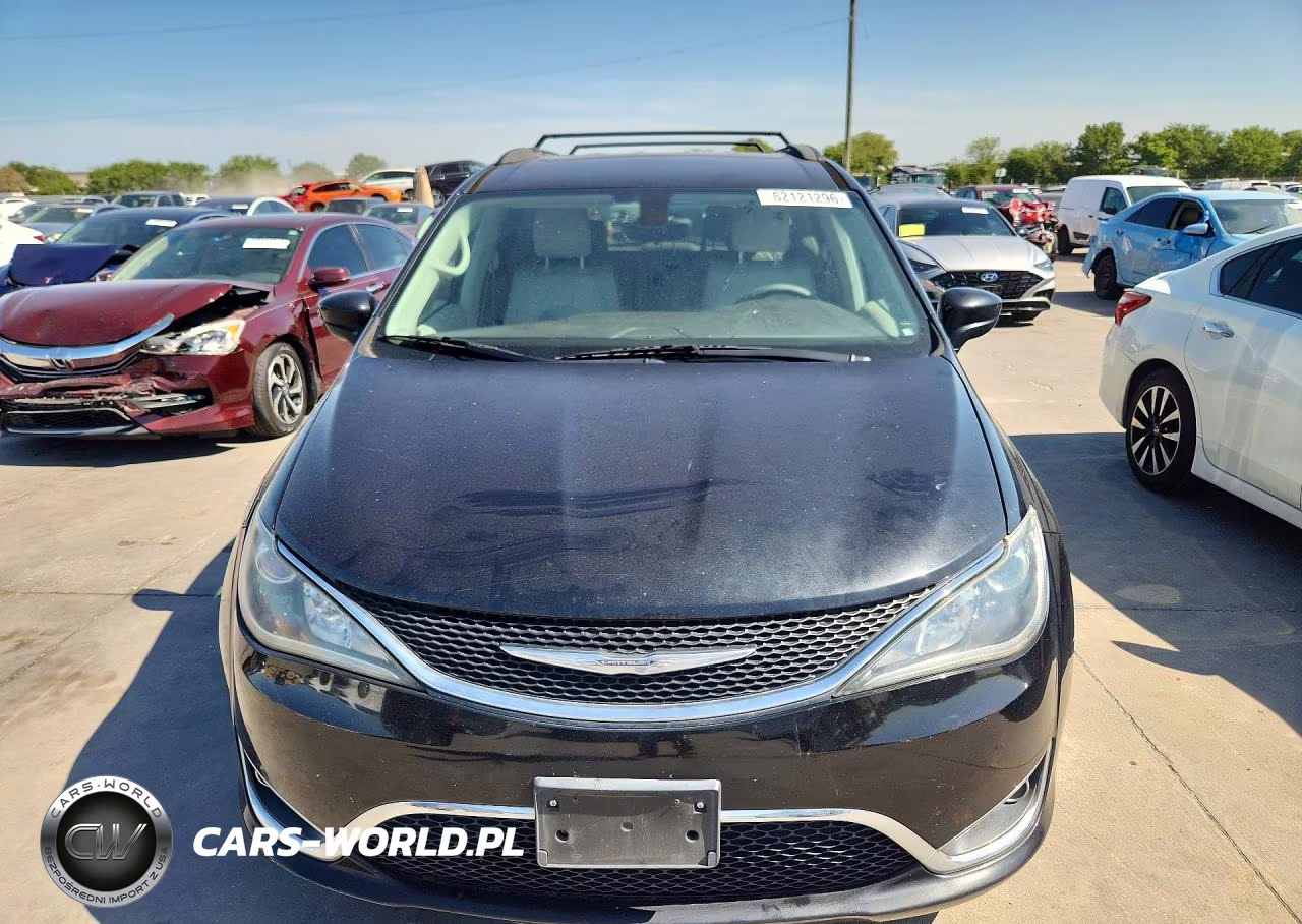 2017 Chrysler Pacifica Touring L VIN:2C4RC1BG1HR794376 - 5