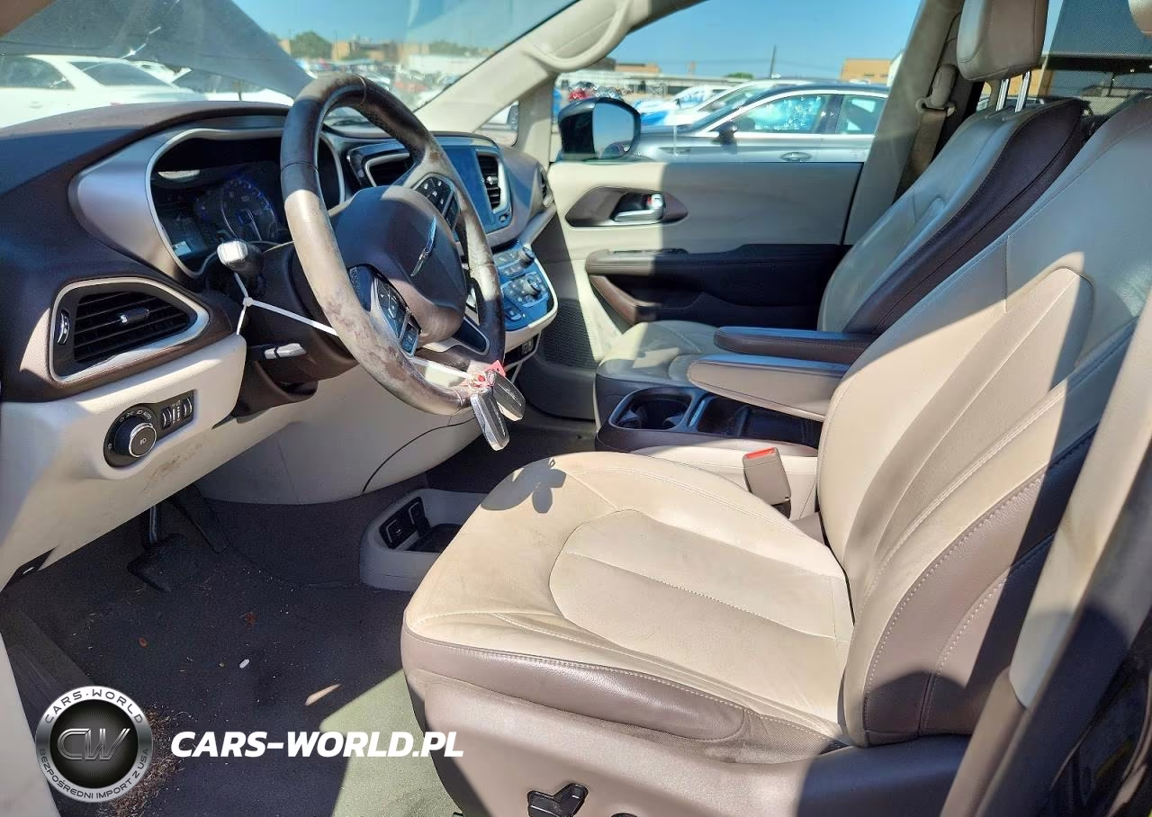 2017 Chrysler Pacifica Touring L VIN:2C4RC1BG1HR794376 - 7