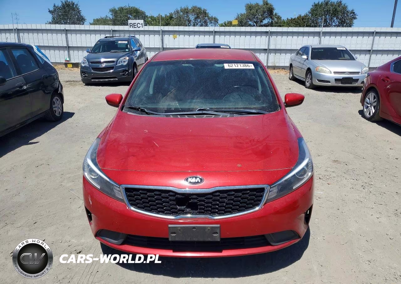 2018 Kia Forte S VIN:3KPFL4A72JE187934 - 5