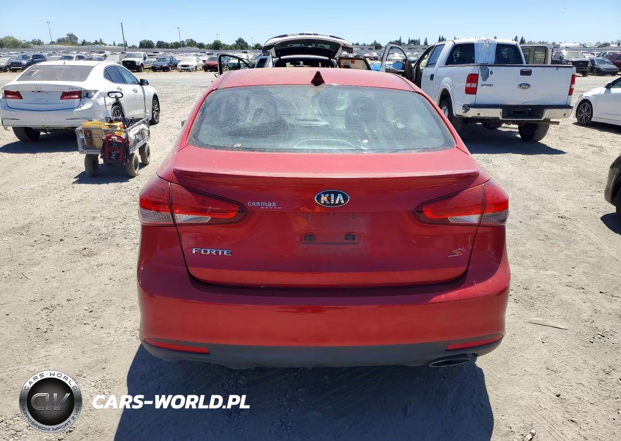 2018 Kia Forte S VIN:3KPFL4A72JE187934 - 6